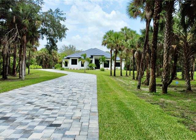Property at 740 13th St NW, Naples, FL 34120, 5 beds, 4.5 baths