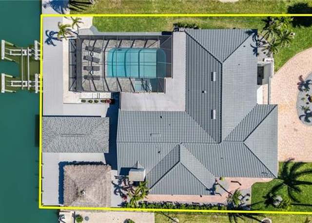 Property at 181 Ibis St, Fort Myers Beach, FL 33931, 4 beds, 3 baths