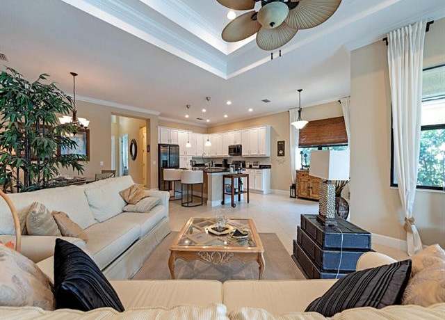 Property at 9076 Isla Bella Cir, Bonita Springs, FL 34135, 3 beds, 2.5 baths