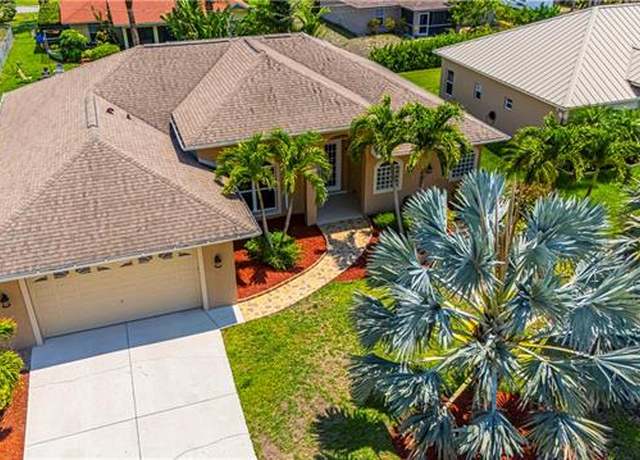 Property at 10630 Woodchuck Ln, Bonita Springs, FL 34135, 3 beds, 2 baths
