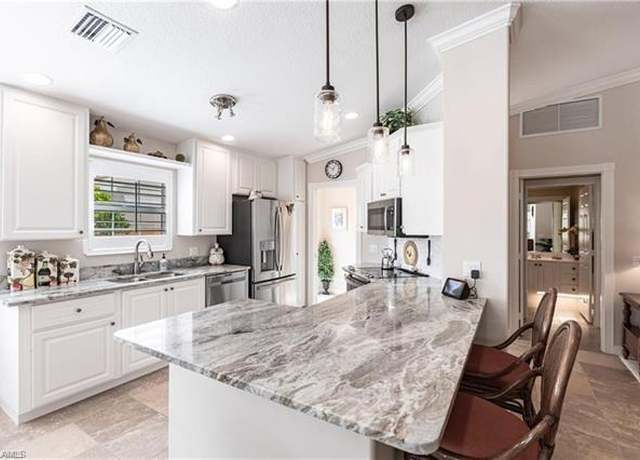 Property at 28831 Vermillion Ln, Bonita Springs, FL 34135, 2 beds, 2 baths