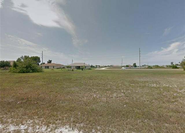 Property at 2514 NE Juanita Pl, Cape Coral, FL 33909