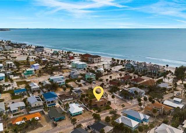 Property at 136 Madison Ct, Fort Myers Beach, FL 33931, 3 beds, 2.5 baths