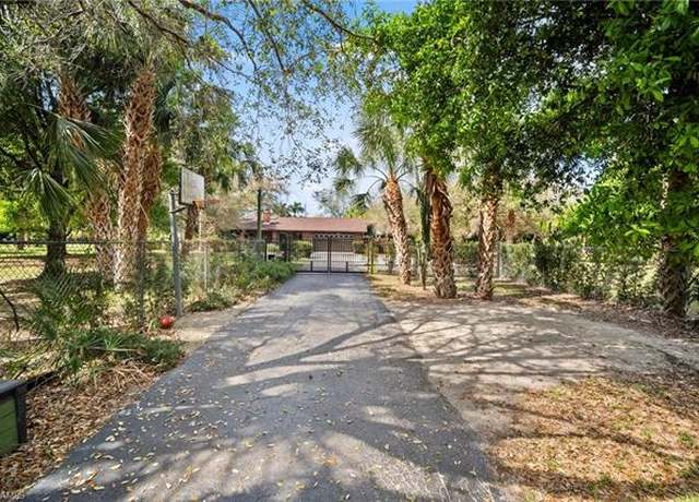 Property at 20520 Tanglewood Ln, Estero, FL 33928, 4 beds, 2 baths