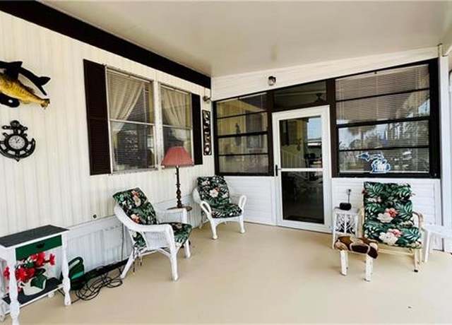 Property at 27570 Hoenie Dr, Bonita Springs, FL 34135, 2 beds, 2 baths