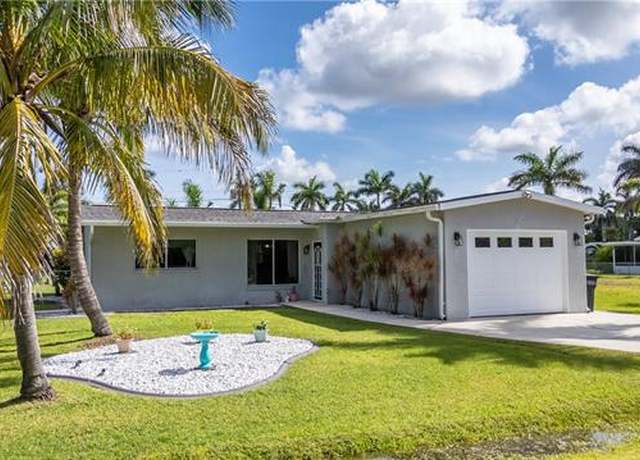 Property at 9948 Almetta Ave, Fort Myers, FL 33919, 2 beds, 1 bath
