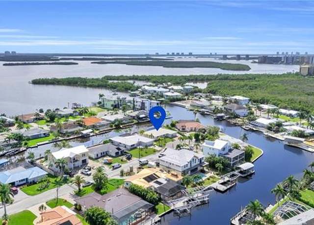 Property at 25 Palmview Blvd, Fort Myers Beach, FL 33931, 4 beds, 3 baths