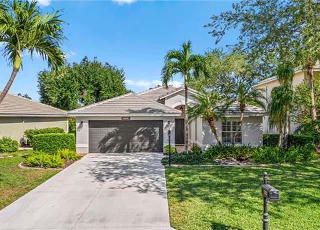 Property at 2325 Heritage Greens Dr, Naples, FL 34119, 2 beds, 2 baths