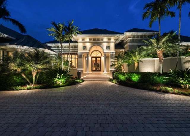 Property at 26271 Woodlyn Dr, Bonita Springs, FL 34134, 4 beds, 4.5 baths