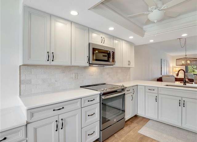 Property at 13111 Cross Creek Blvd #208, Fort Myers, FL 33912, 2 beds, 2 baths