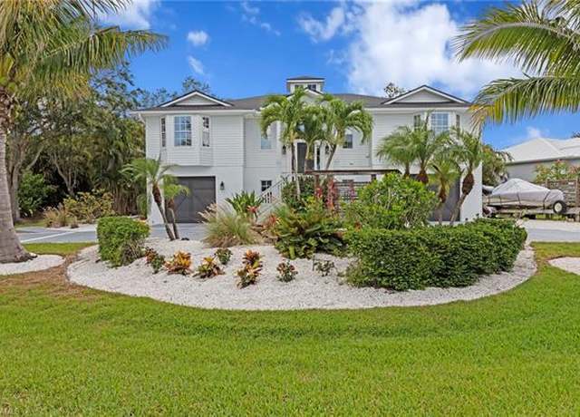 Property at 18011 Parkridge Ct, Fort Myers, FL 33908, 3 beds, 3.5 baths