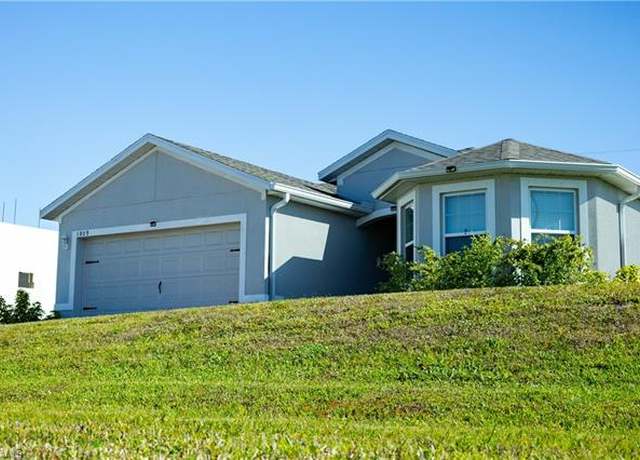 Property at 1809 NE 5th Ct, Cape Coral, FL 33909, 3 beds, 2 baths
