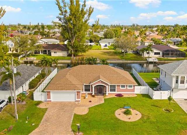 Property at 313 SE 21st Ln, Cape Coral, FL 33990, 3 beds, 2 baths