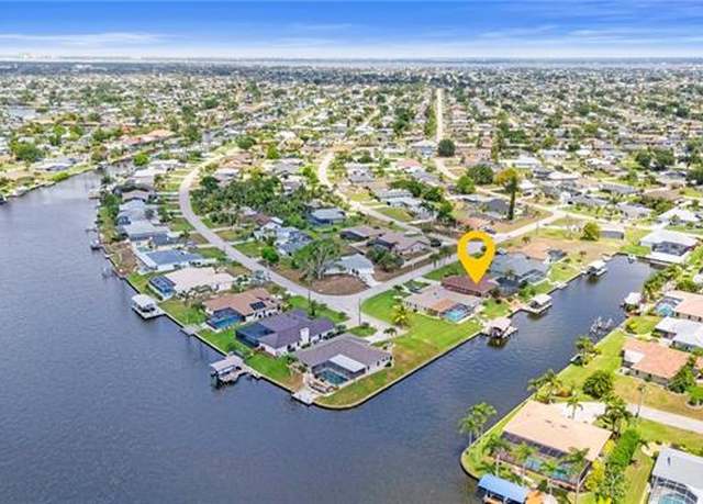 Property at 206 SE 34th Ter, Cape Coral, FL 33904, 3 beds, 2 baths