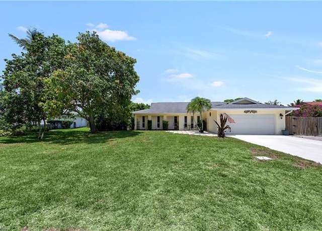 Property at 639 Pompano Dr, Naples, FL 34110, 3 beds, 2 baths