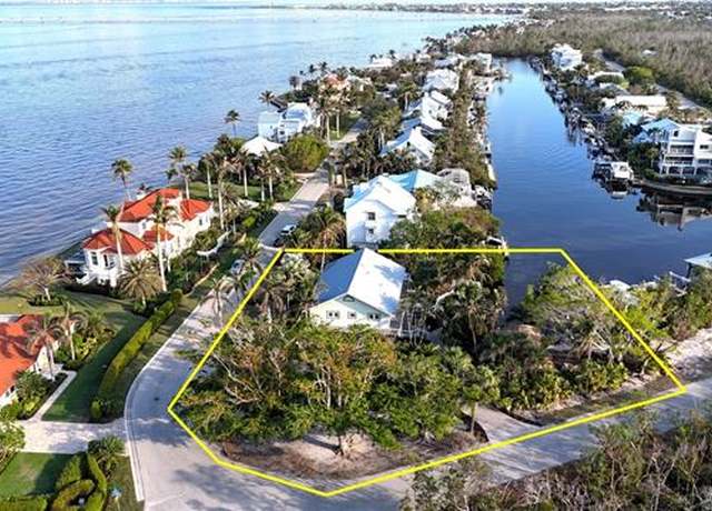 Property at 1307 Isabel Dr, Sanibel, FL 33957, 3 beds, 3.5 baths