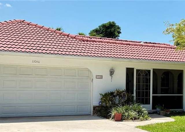 Property at 11060 Orangewood Dr, Bonita Springs, FL 34135, 3 beds, 3 baths