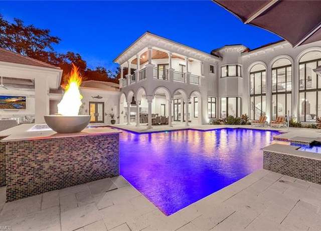 Property at 16770 Prato Way, Naples, FL 34110, 6 beds, 7 baths