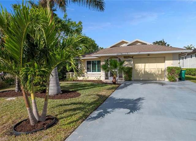 Property at 639 110th Ave N, Naples, FL 34108, 3 beds, 2 baths