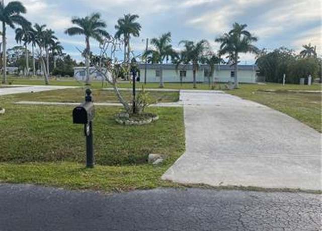 Property at 127 Raintree Ln, Fort Myers, FL 33908