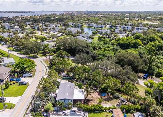 Property at 12861 Iona Rd, Fort Myers, FL 33908, 2 beds, 2 baths