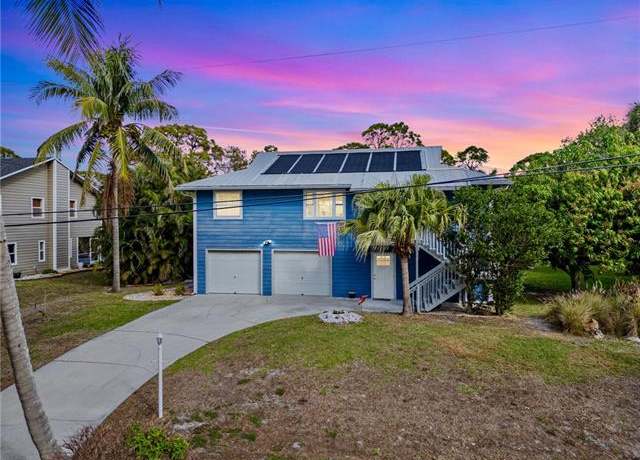 Property at 4724 Pembrooke Ln, Bonita Springs, FL 34134, 3 beds, 2 baths
