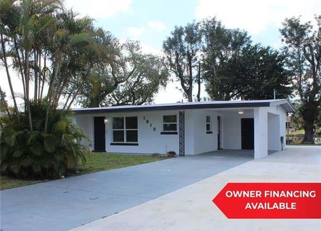Property at 1313 Thompson St, North Fort Myers, FL 33903, 2 beds, 1 bath