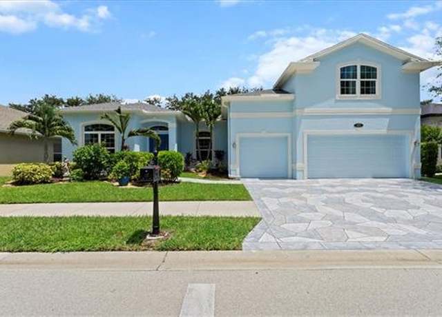 Property at 371 Burnt Pine Dr, Naples, FL 34119, 4 beds, 3 baths
