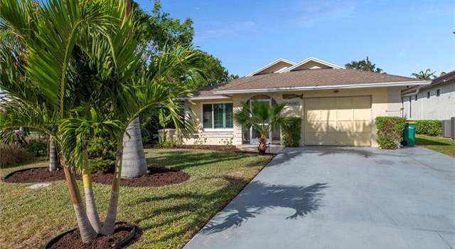 Photo of 639 110th Ave N, Naples, FL 34108