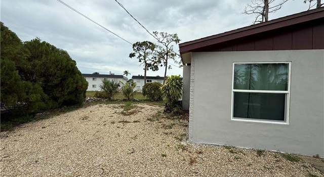 Photo of 1670 Merrimack Ct, Fort Myers, FL 33907