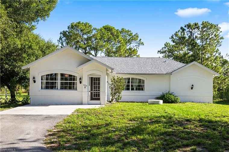 Photo of 3715 41st Ave NE Naples, FL 34120
