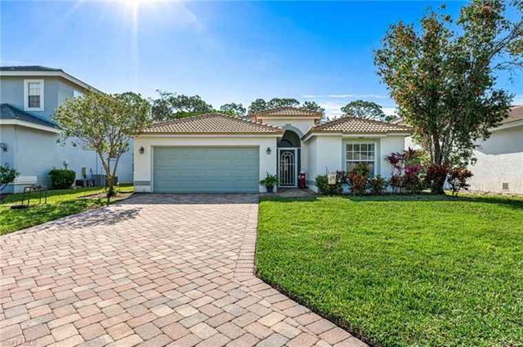 Photo of 25701 Inlet Way Ct Bonita Springs, FL 34135