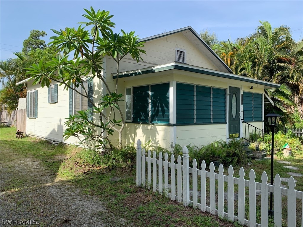 2042 Katherine St, FORT MYERS, FL 33901 | MLS# 222059628 | Redfin