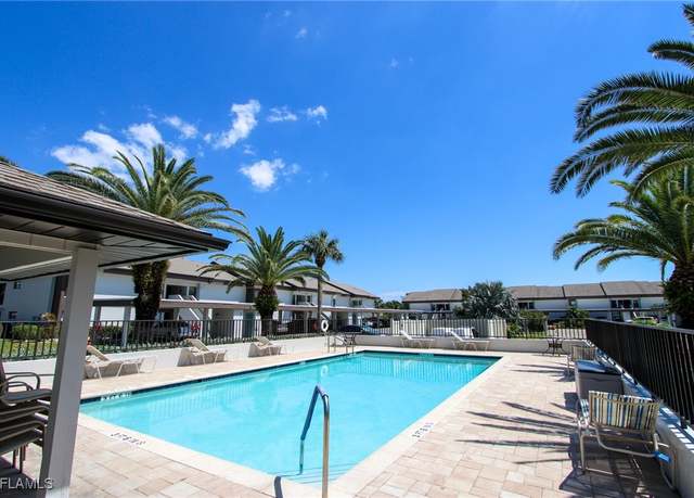 Property at 5770 Trailwinds Dr #213, Fort Myers, FL 33907, 2 beds, 2 baths