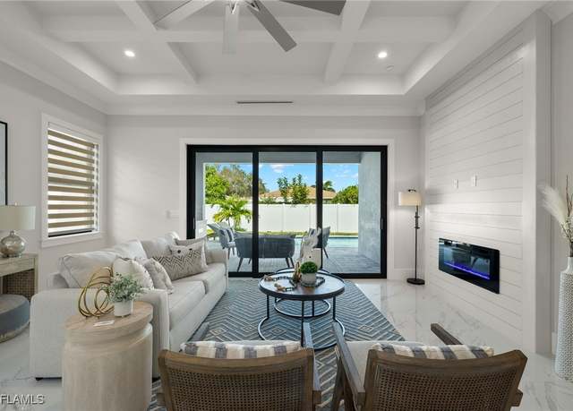 Property at 536 97th Ave N, Naples, FL 34108, 5 beds, 3 baths