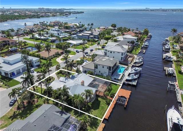 Property at 813 Cape View Dr, Fort Myers, FL 33919, 3 beds, 3 baths