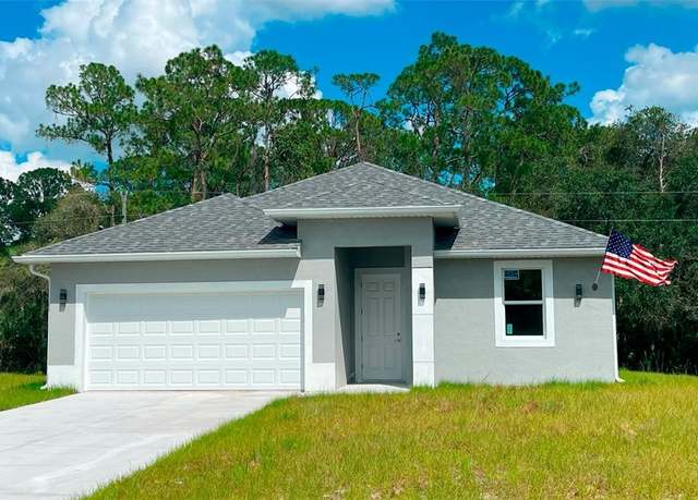 Property at 8029 Sandy Cir, Labelle, FL 33935, 3 beds, 2.5 baths