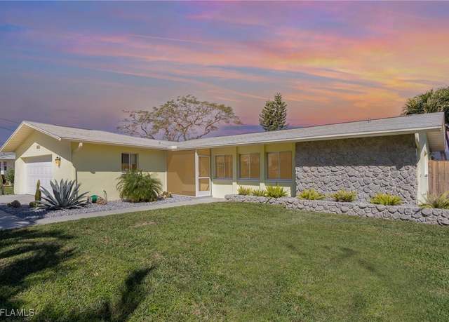Property at 1821 Cornwallis Pkwy, Cape Coral, FL 33904, 4 beds, 2 baths