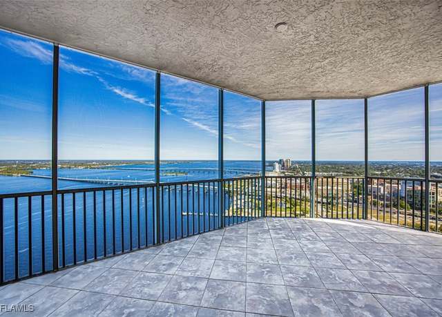 Property at 2104 W 1st St #3204, Fort Myers, FL 33901, 2 beds, 2.5 baths