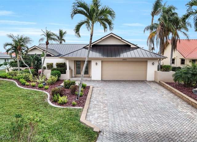 Property at 1951 SE 35th St, Cape Coral, FL 33904, 3 beds, 3 baths
