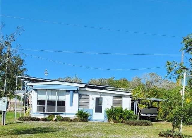 Property at 1792 Riverside Dr, Moore Haven, FL 33471, 2 beds, 1.5 baths
