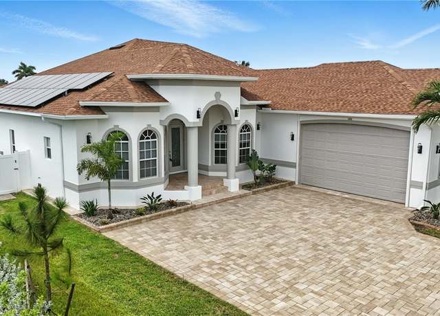 Property at 113 SE 28th Ter, Cape Coral, FL 33904, 3 beds, 2.5 baths