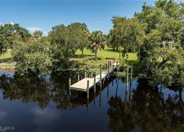 Property at 16520 Oakview Cir, Alva, FL 33920