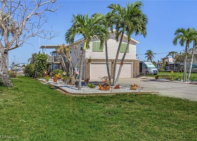 Property at 3374 York Rd, St James City, FL 33956, 2 beds, 2 baths