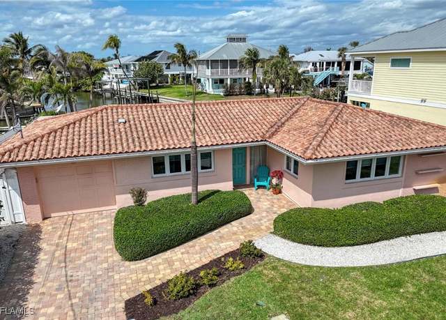 Property at 309 Madison Ct, Fort Myers Beach, FL 33931, 3 beds, 2 baths