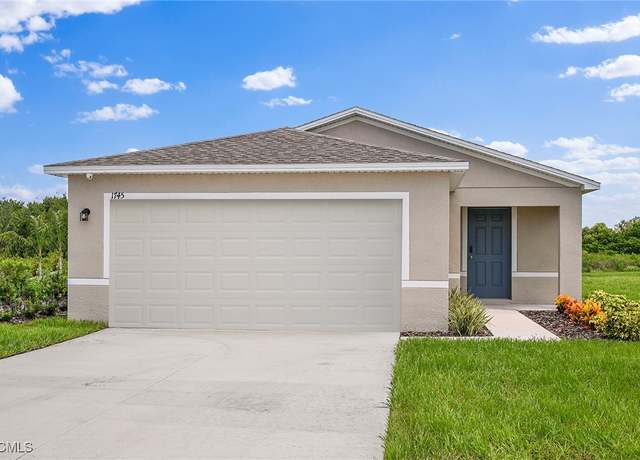 Property at 876 Friendship Cir, Labelle, FL 33935, 4 beds, 2 baths