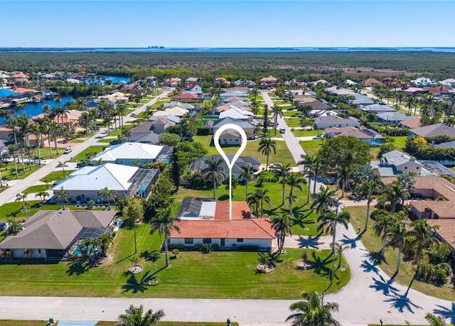 Property at 5305 SW 25th Ct, Cape Coral, FL 33914, 3 beds, 2 baths