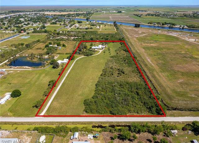 Property at 1085 West Ave, Moore Haven, FL 33471, 4 beds, 4 baths