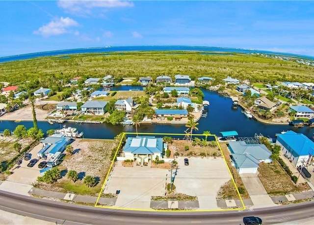 Property at 3226 Stringfellow Rd, St. James City, FL 33956, 8 beds, 8 baths