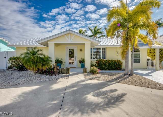 Property at 12262 Boat Shell Dr, Matlacha Isles, FL 33991, 2 beds, 2 baths